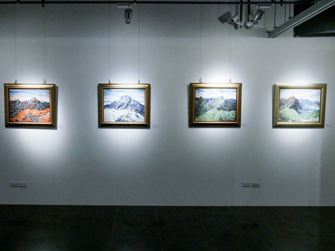 《隨景順境》展場一隅--玉山系列