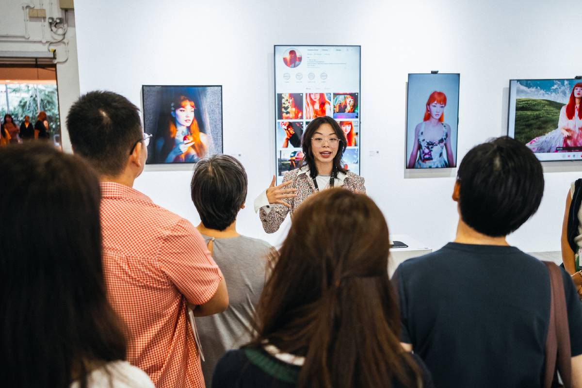 Shavonne Wong, Talking to Machines：When AI Becomes More Than a Tool, 2025, lecture-performance, duration variable. Courtesy of the artist