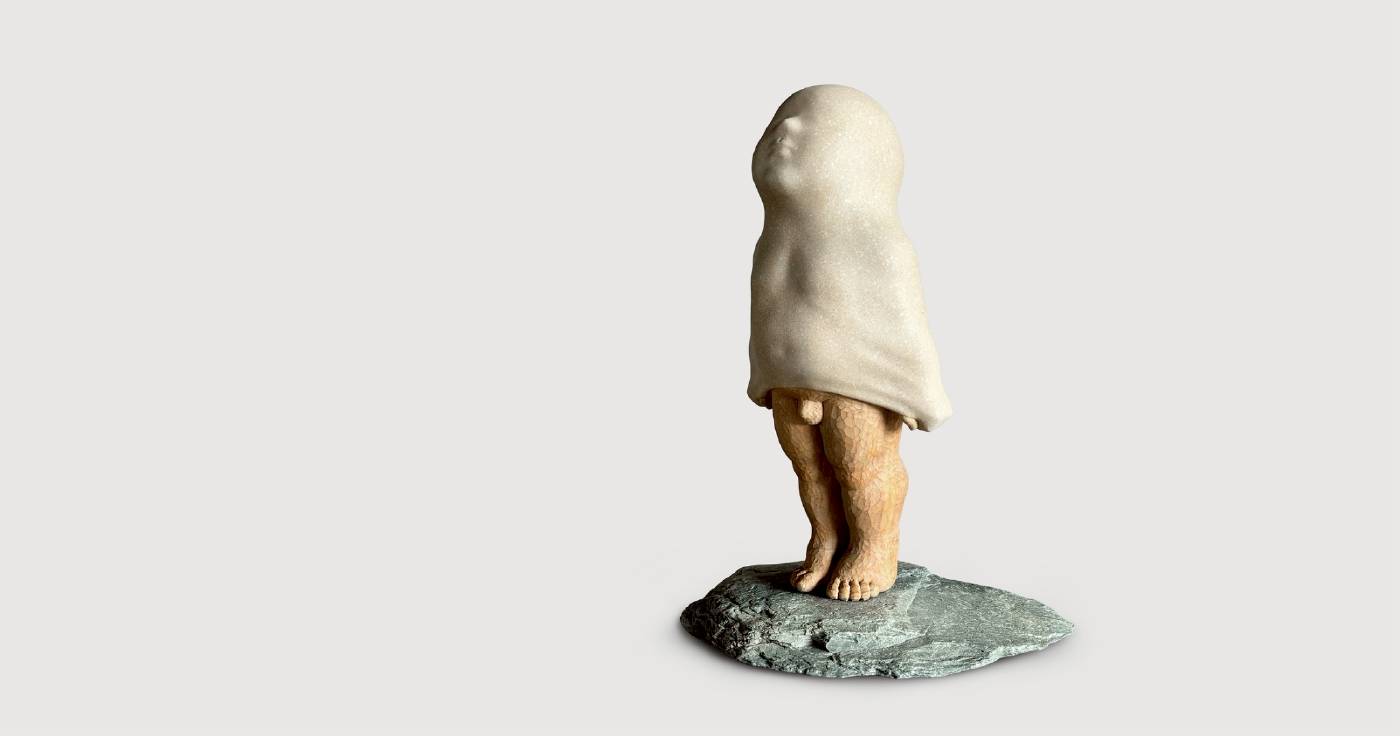 董旻晋，〈希望〉，樟木、石頭底座/46x 24x 15 cm