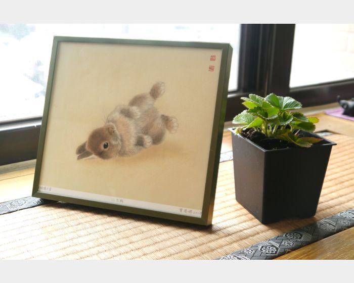 小不點（古銅色框）