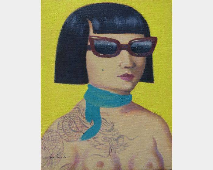 c-02墨鏡與藍絲巾 