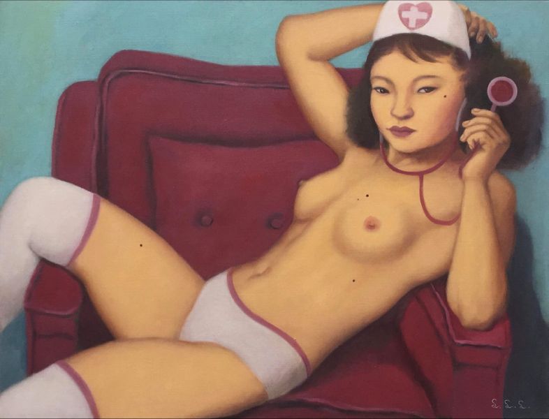 林麗玲-沙發上的女護士
