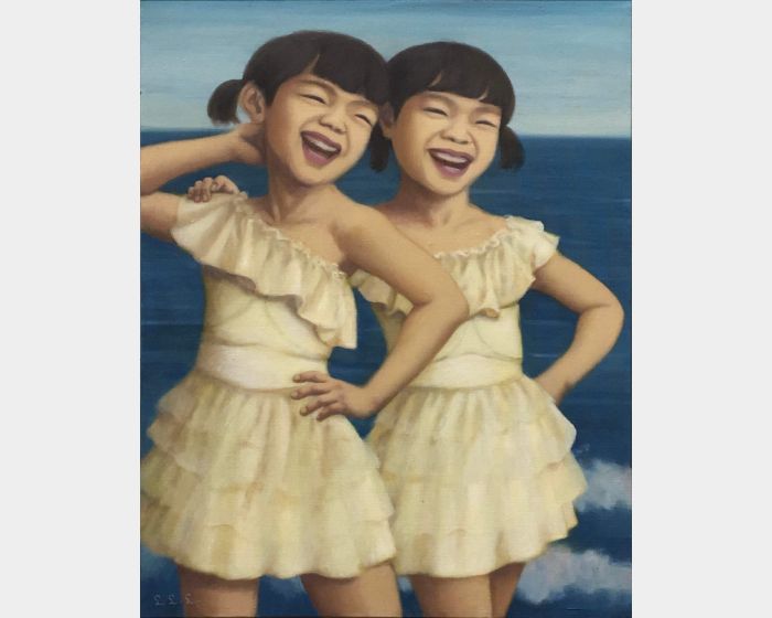 海邊的雙胞胎姐姊妹