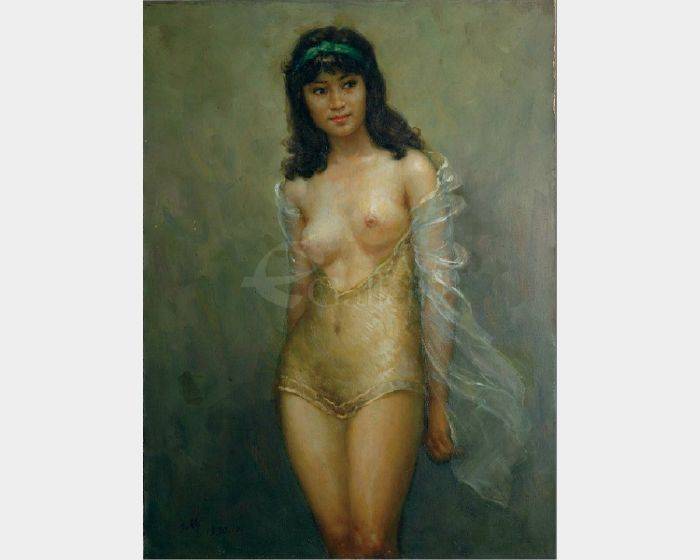 披薄紗的女人體