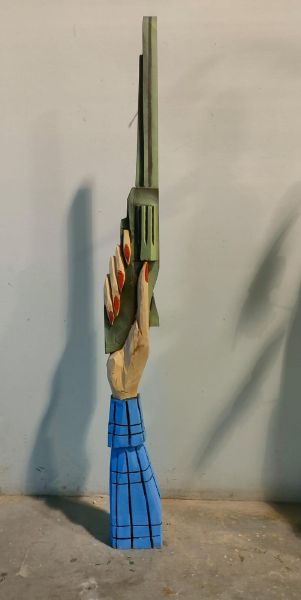 Kiko Miyares-pistola c