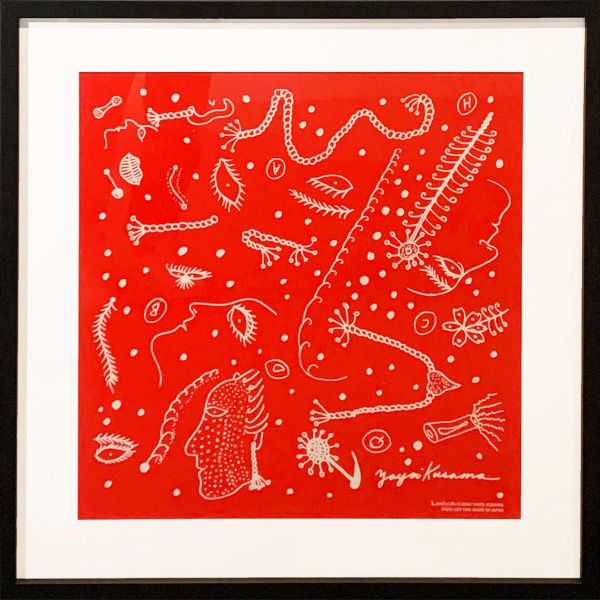草間彌生-草間彌生 描繪臉譜方巾(紅、含框) Yayoi KUSAMA Bandana (red, framed)
