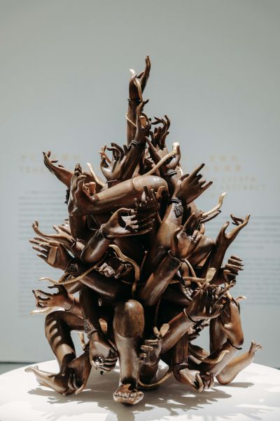 才仁・夏爾帕-Mudras, Bandhas and Nagas