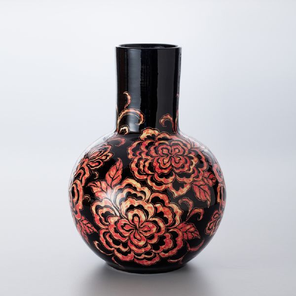 蘇世雄-雕釉黑底花卉紋天球瓶