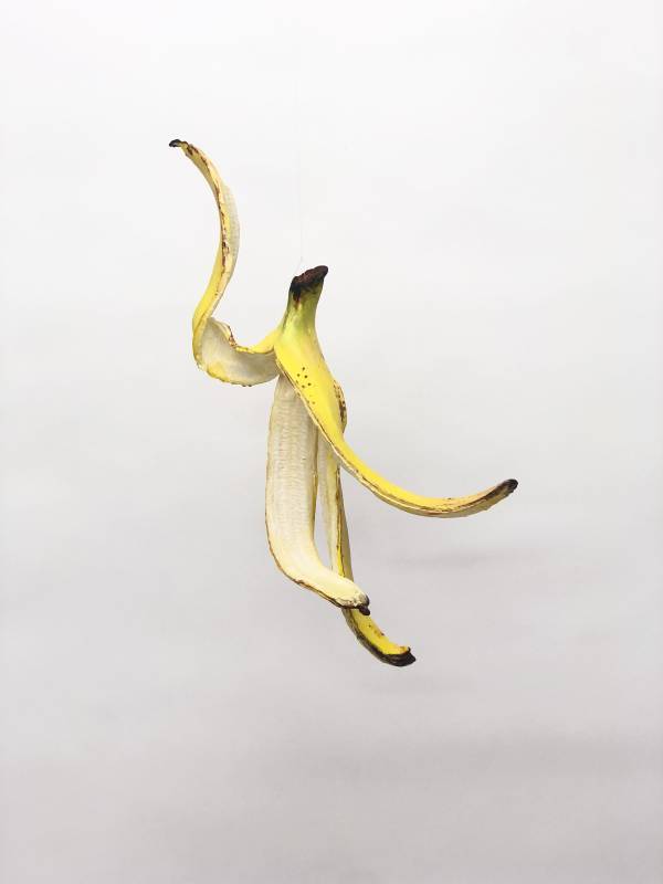 藝術家：笠谷耕二　　標題： Banana Dance 3 　　尺寸：H：31 x 15 x 5 cm  　材質：陶瓷　　年代：2022　