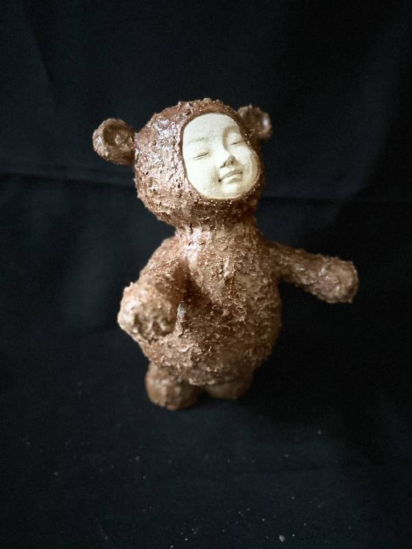 藝術家：許淑敏　　標題：初心系列 O6　     尺寸：Ｈ：23 * 18 * 15 cm  　材質：陶藝／陶　　年代：2025