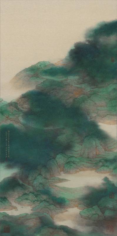 彭偉新　　浮嶺蒼翠　　99 * 49 cm 　　岩彩／銀箋紙　2025