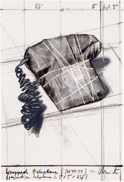 Christo and Jeanne-Claude - Wrapped Telpjone，1988