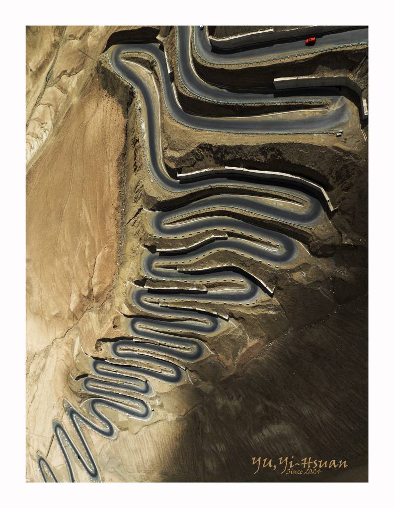 余奕萱-JUST A GAME